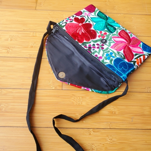 Envelope Clutch Purse, Vibrant Embroidered Colors, Zip Closure, Crossbody Strap - Picture 1 of 9